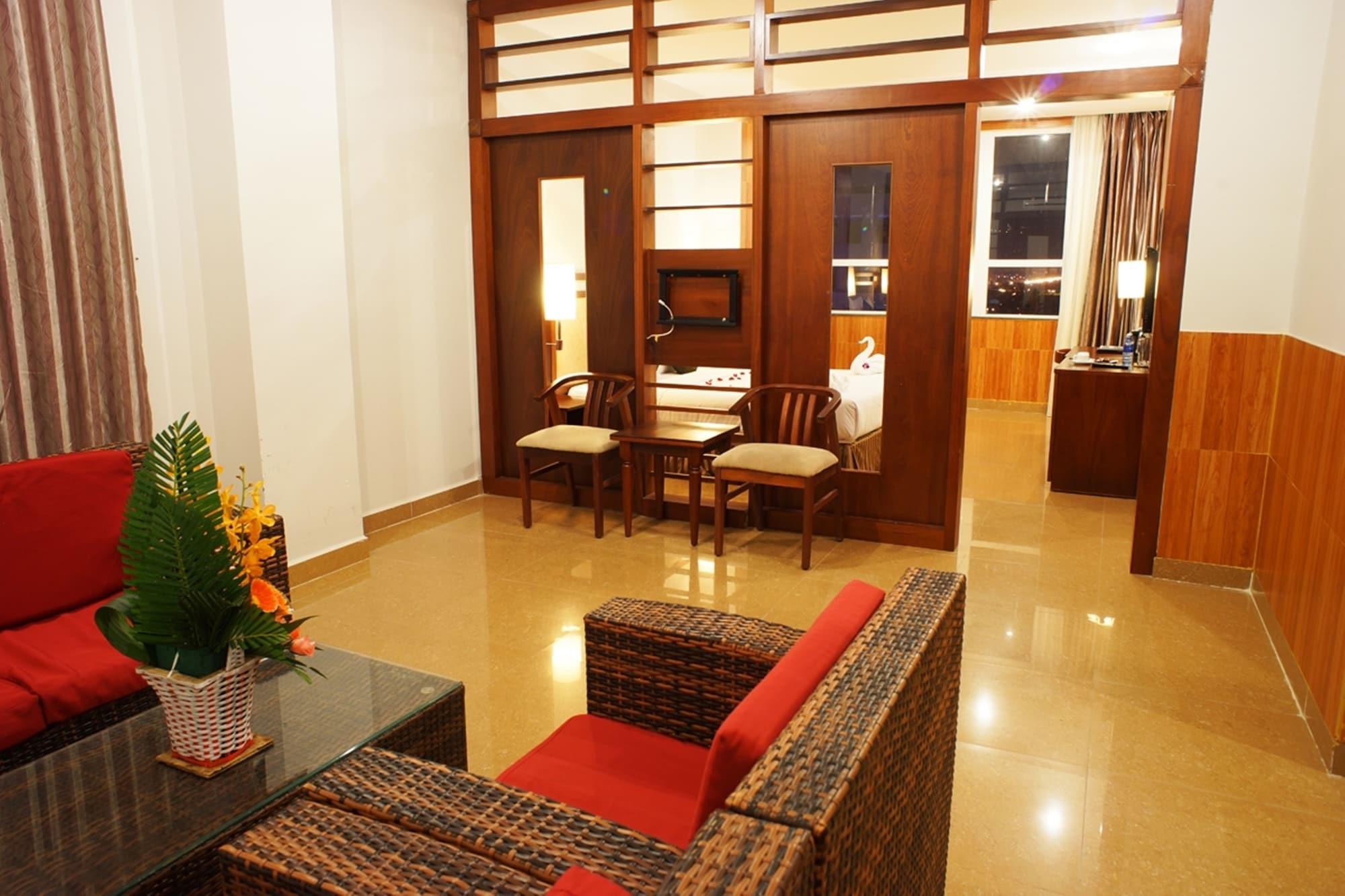 Vian Hotel Дананг Екстериор снимка