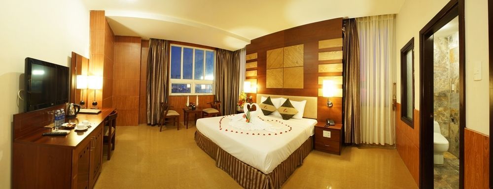 Vian Hotel Дананг Екстериор снимка